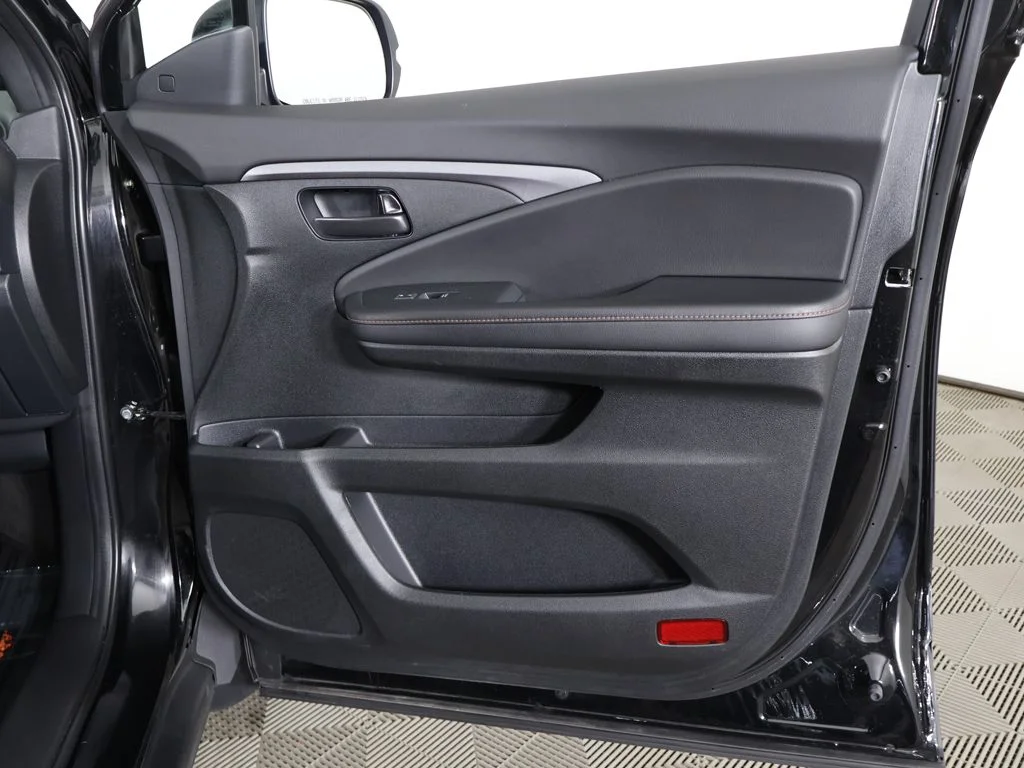 Used 2023 Crystal Black Pearl Honda TrailSport image 26