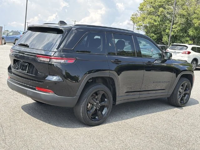 Used 2023 Black Jeep Limited image 13