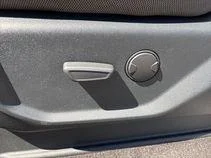 Used 2020  Ford XL image 27