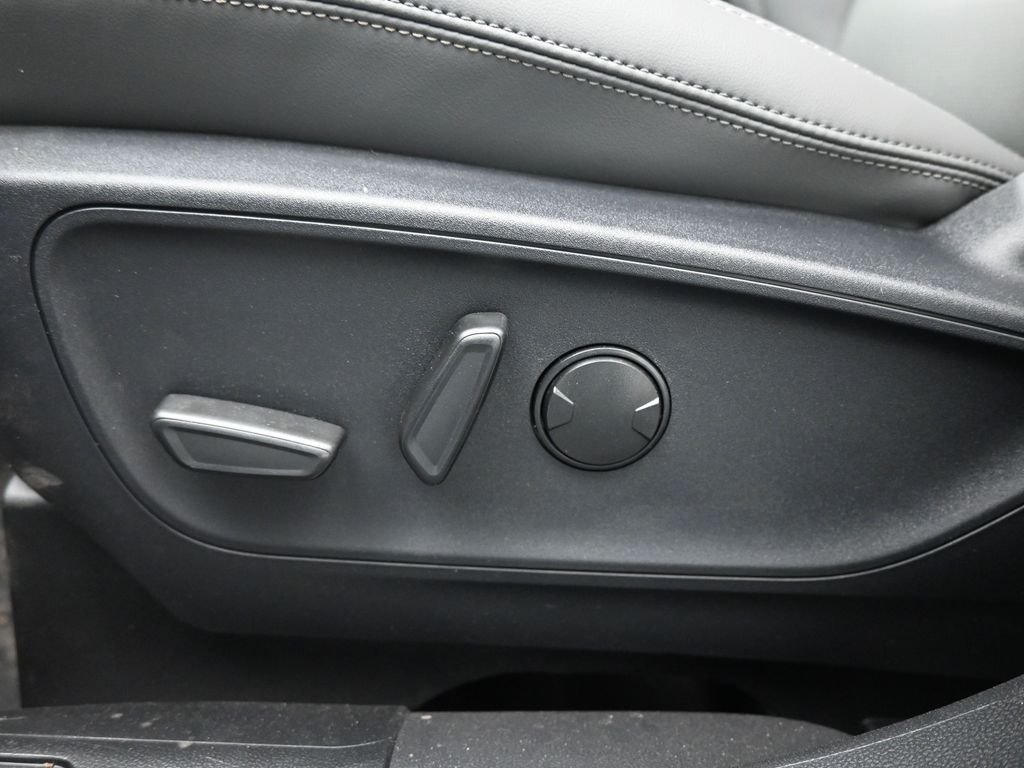 New 2025 Azure Gray Metallic Tri-Coat Ford Badlands image 10