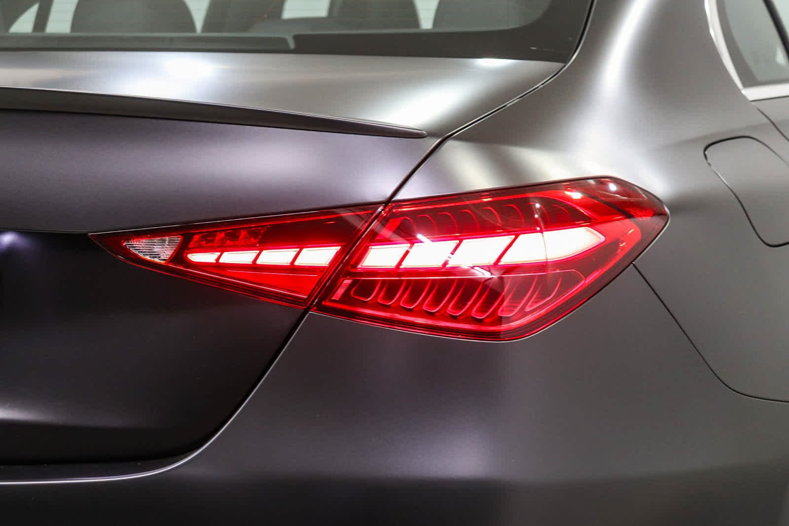 New 2026 MANUFAKTUR exclusive graphite grey magno Mercedes-Benz C 300 image 7