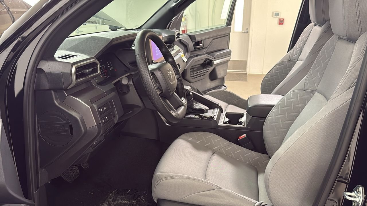2026 Toyota Tacoma SR5 - Photo 12
