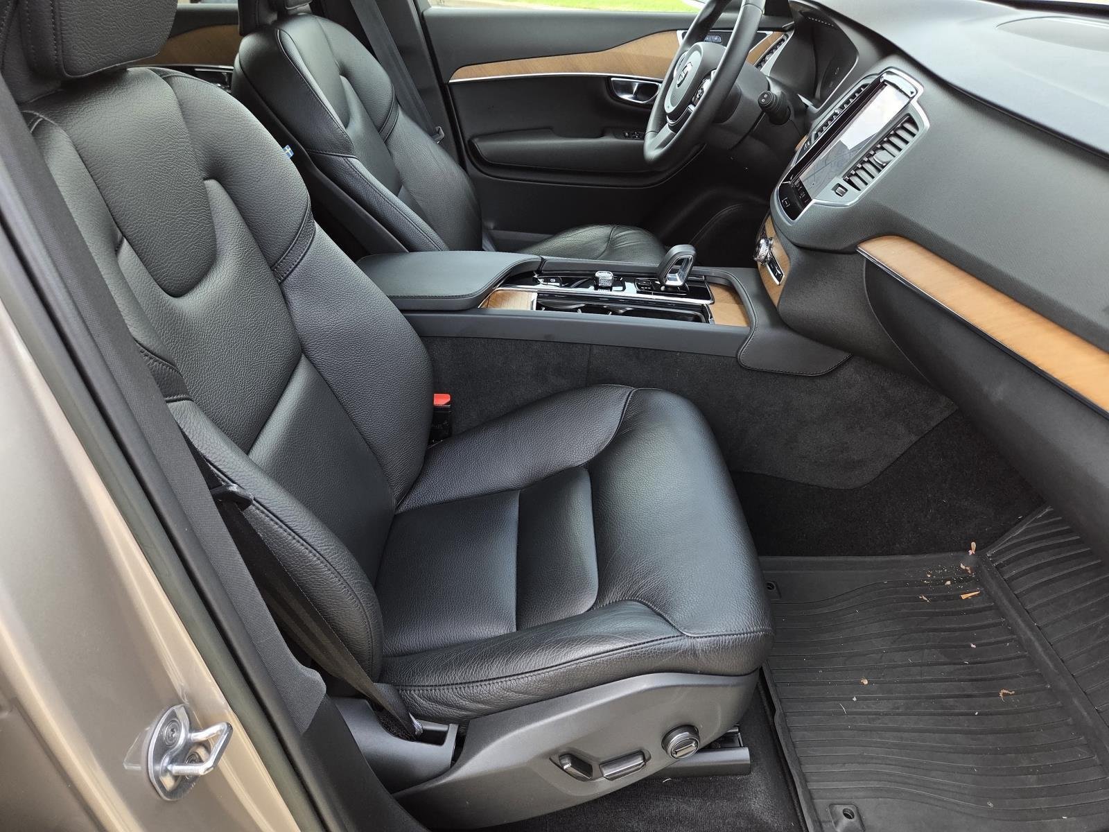 Used 2023 Bright Dusk Metallic Volvo Core image 40