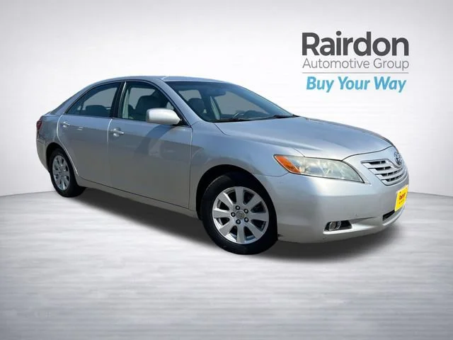 Used 2008 Classic Silver Metallic Toyota LE image 1