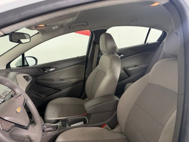 Used 2018 Summit White Chevrolet LT image 4