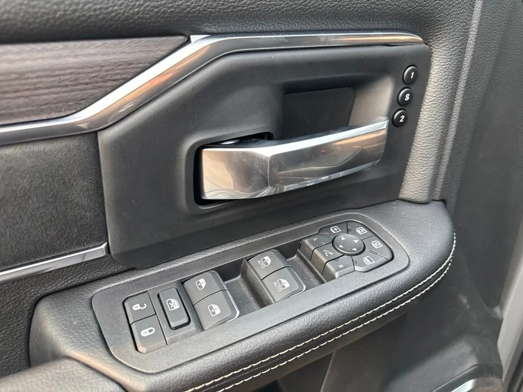 New 2026 Ceramic Gray Clear-Coat Exterior Paint RAM LARAMIE image 24