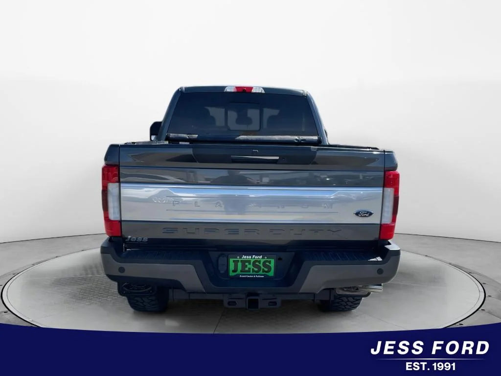Used 2018 Magnetic Ford Platinum image 4