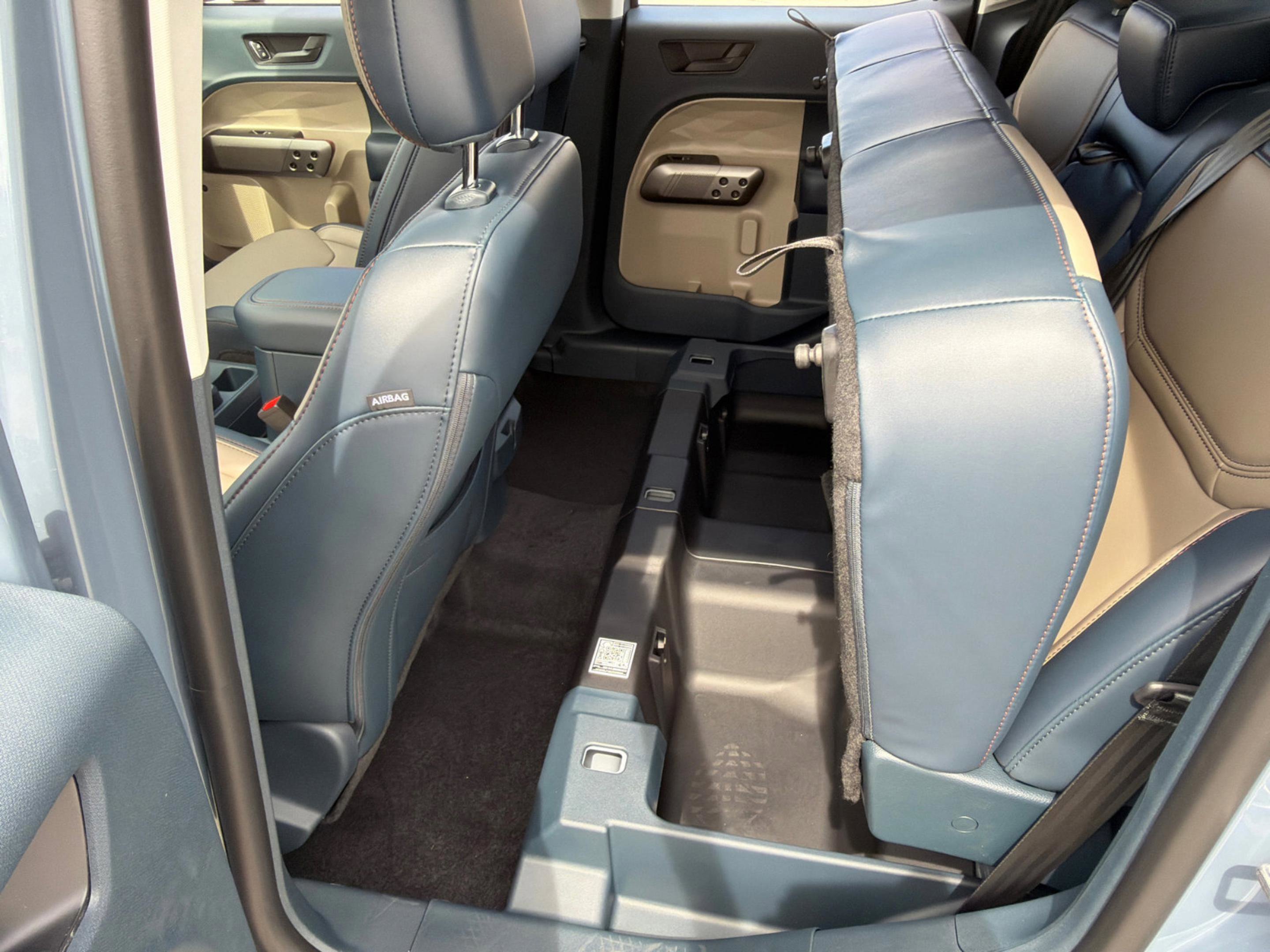 New 2026 Azure Gray Metallic Tri-Coat Ford Lariat® image 30