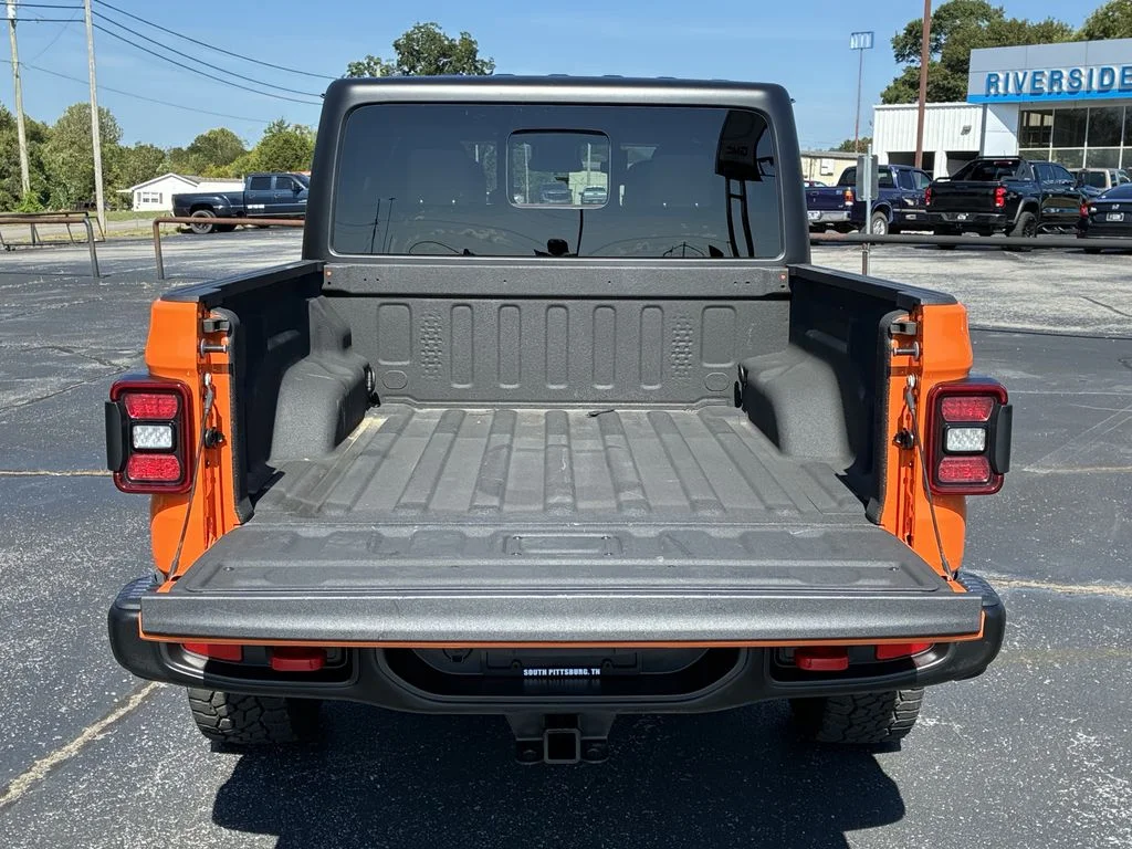 Used 2025 Orange Jeep Rubicon image 35
