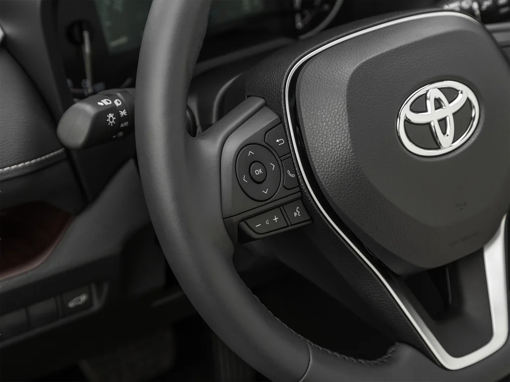 Used 2020 Silver Toyota XLE image 49