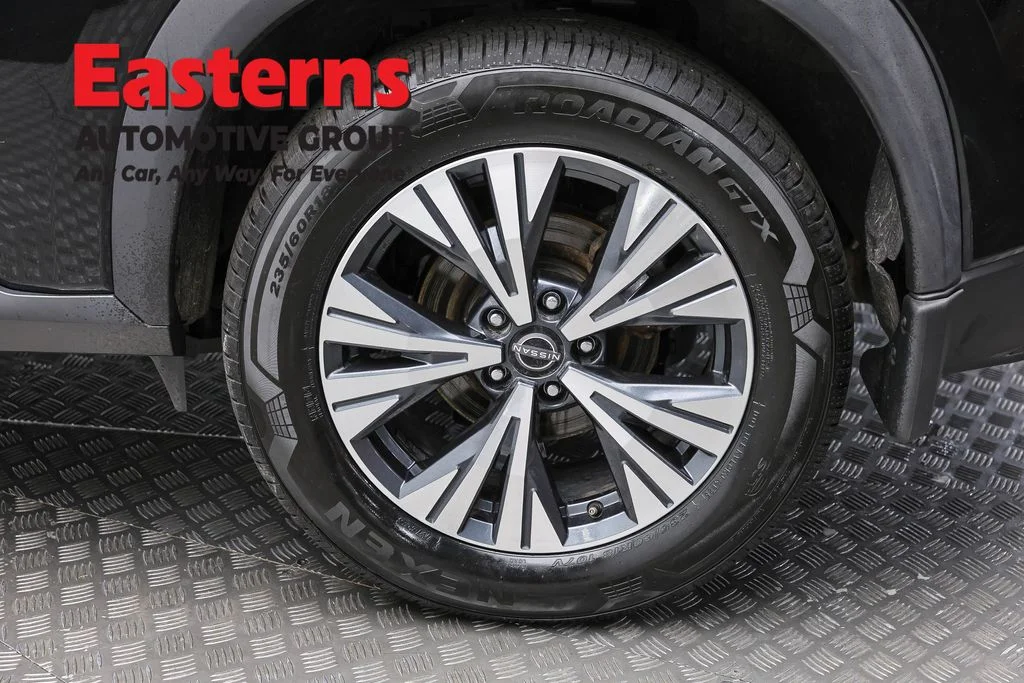 Used 2023 Black Nissan SV image 8