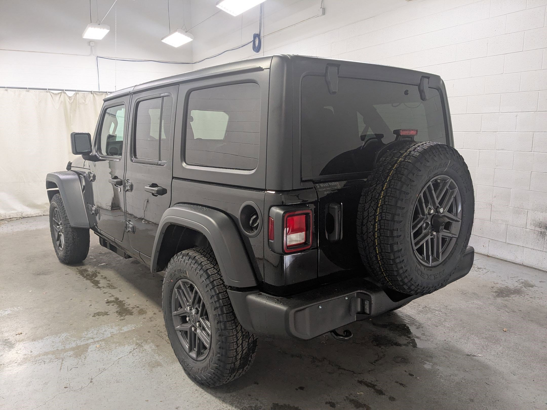 New 2026 Black Clear-Coat Exterior Paint Jeep Sport S image 7
