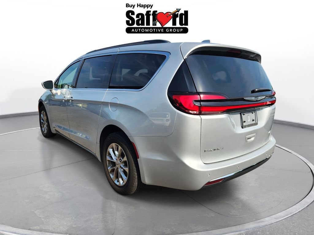 Used 2022 Silver Chrysler Touring L image 10