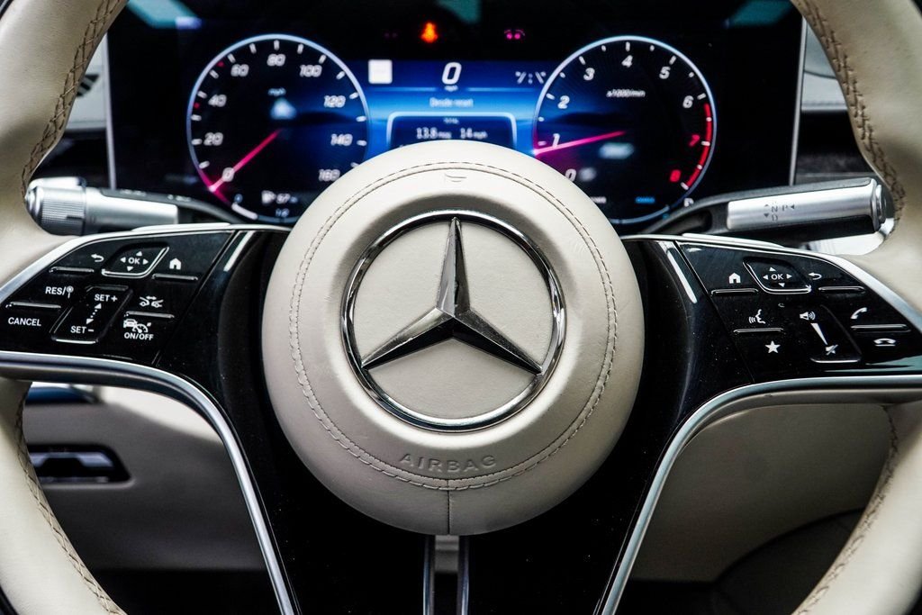 Used 2023 Gray Mercedes-Benz S 580 image 30