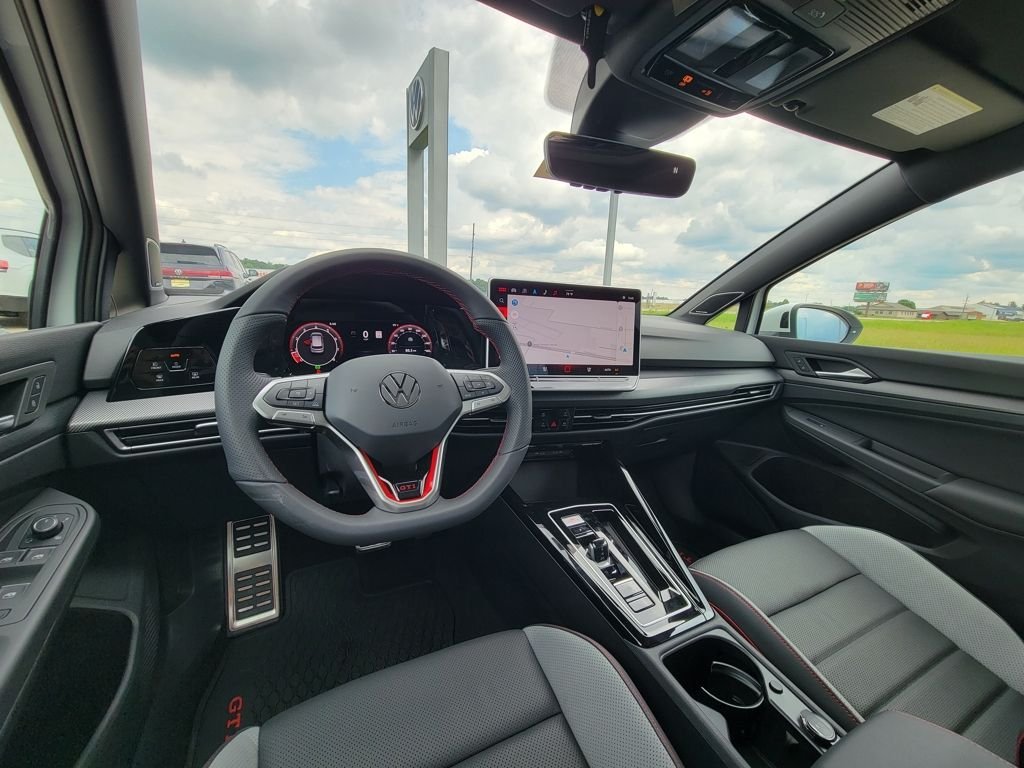 2025 Volkswagen Golf GTI SE - Photo 27