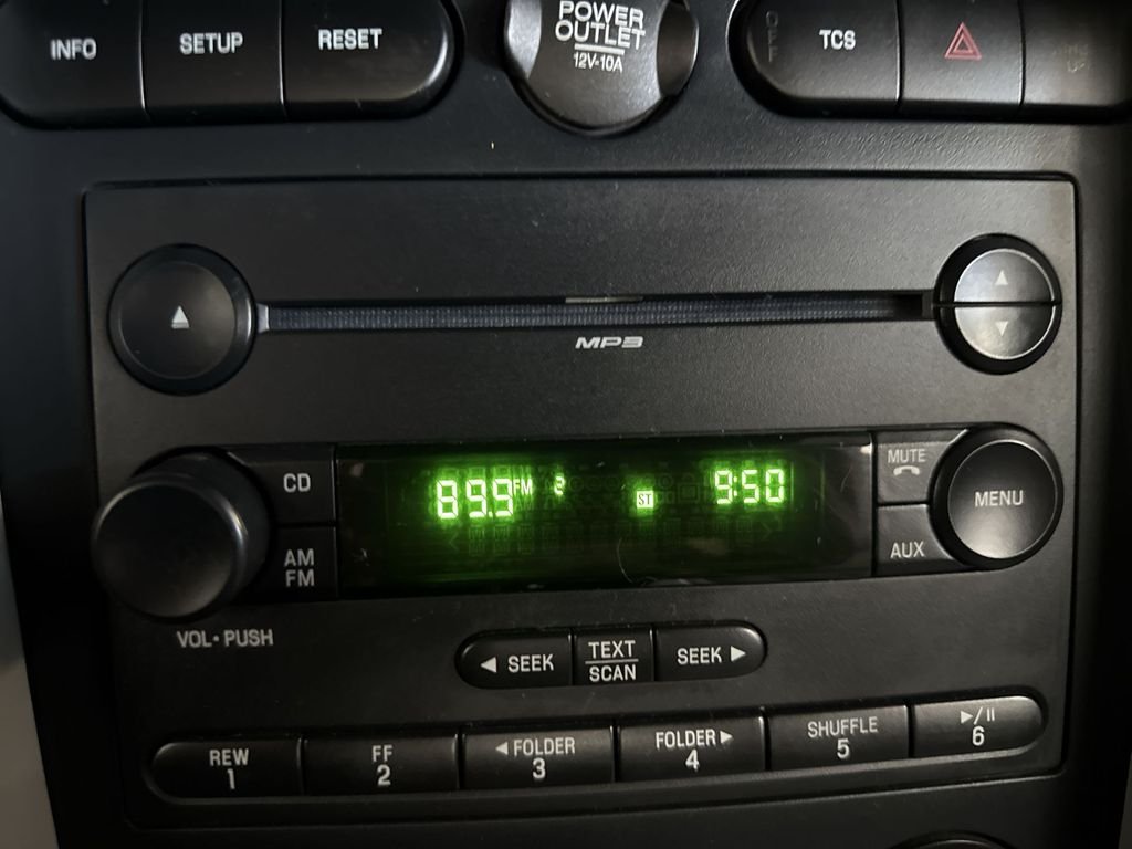 Used 2007 Blue Ford V6 Deluxe image 27