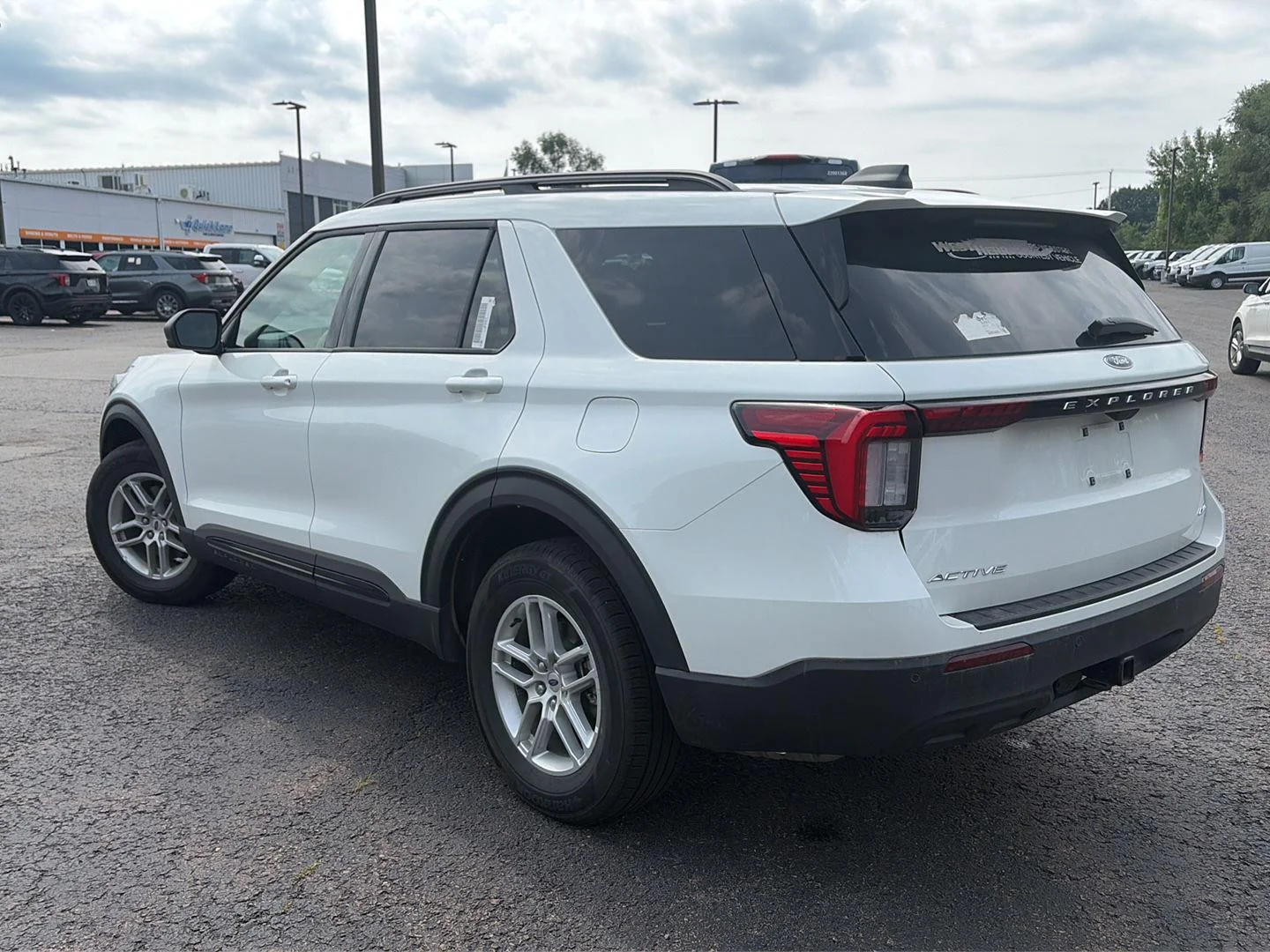 Used 2026 Star White Metallic Tri-Coat Ford Active image 3