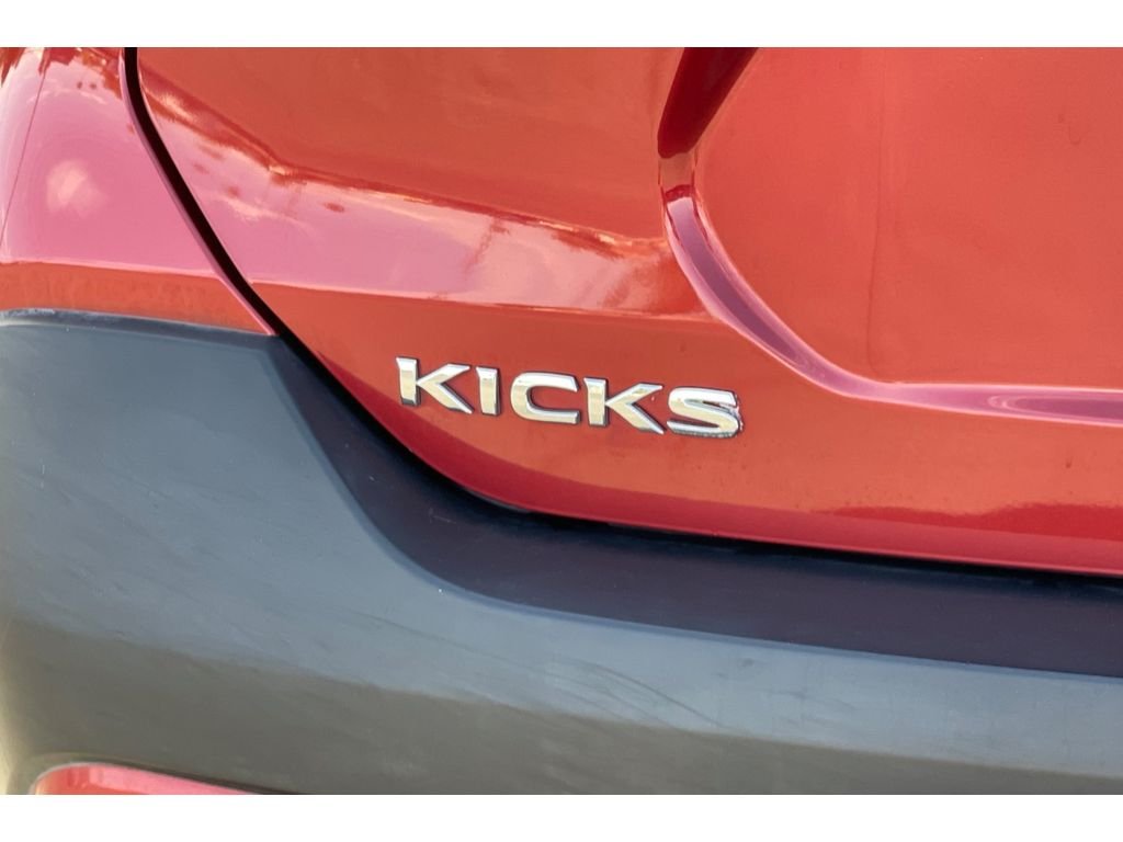 Used 2018 Cayenne Red/Super Black Nissan SR image 47