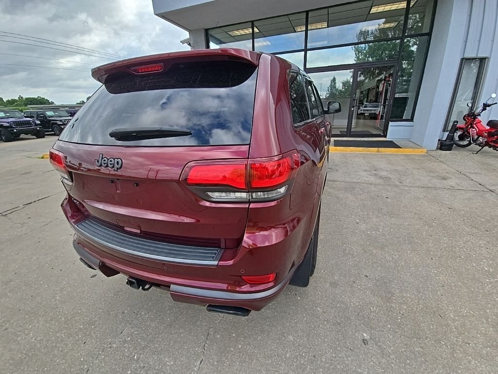 Used 2019 Red Jeep Overland image 7