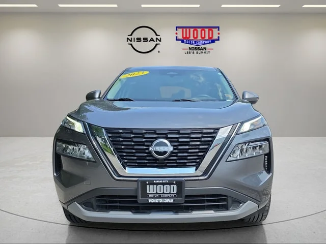 Used 2023 Gun Metallic Nissan SV image 6