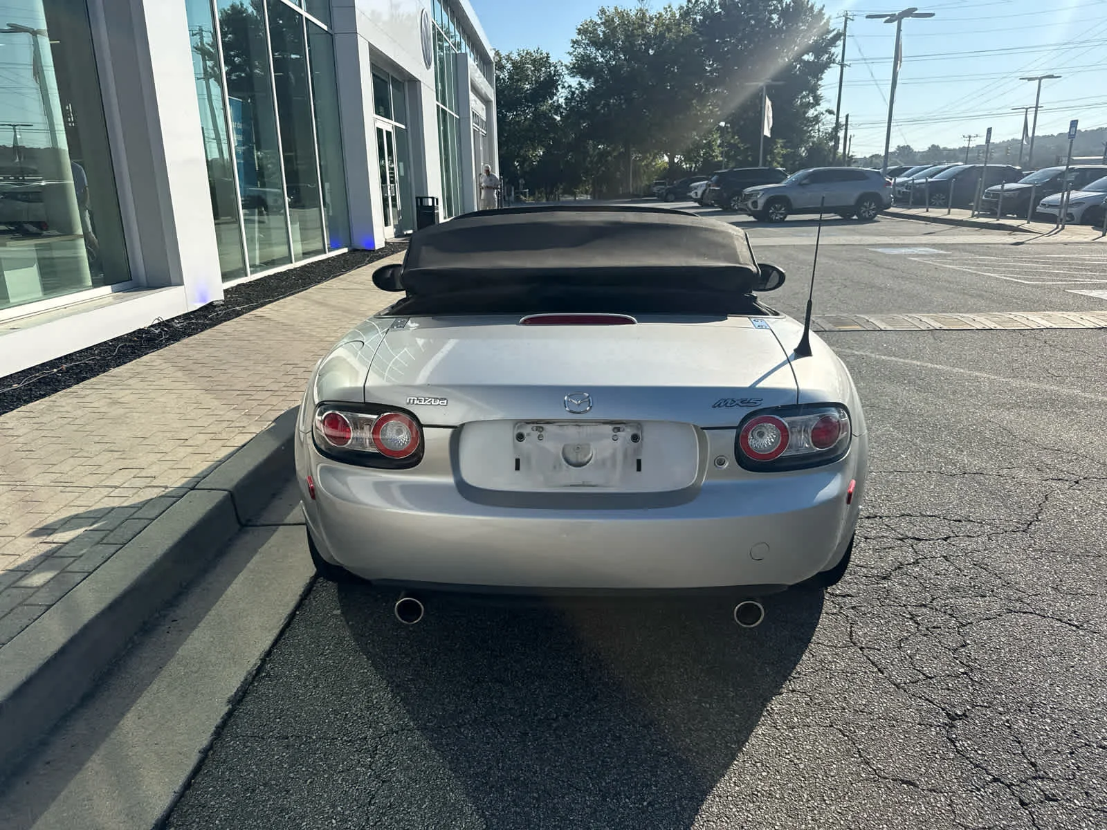 Used 2006 Sunlight Silver Metallic Mazda Touring image 6