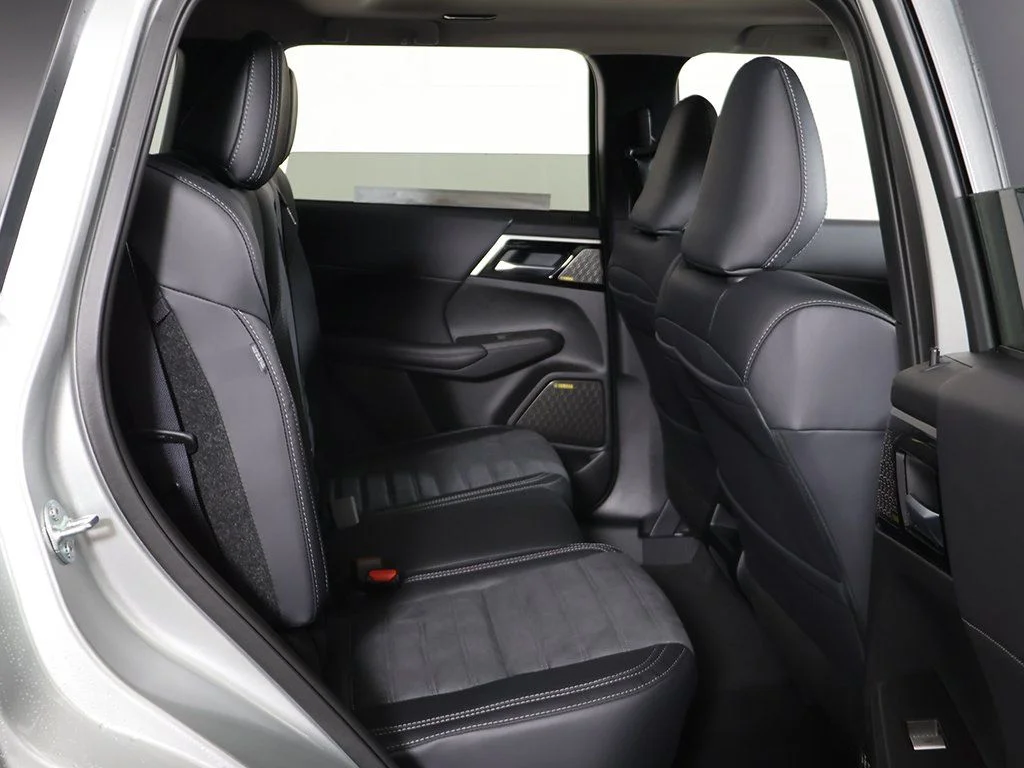 2026 Mitsubishi Outlander SE - Photo 35