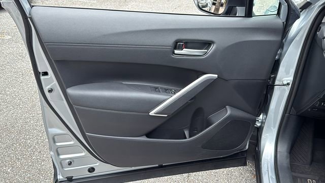 2024 Toyota Corolla Cross XLE - Photo 18