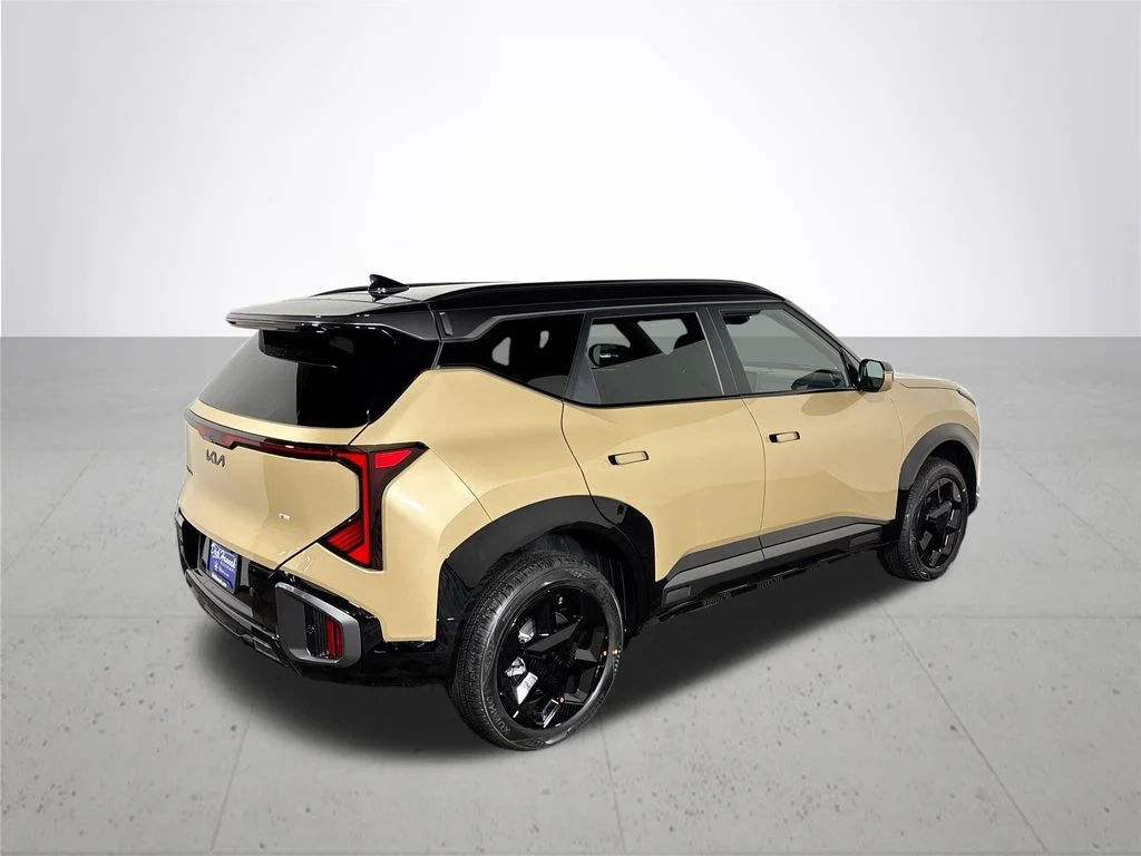 New 2027 Terrain Brown / Black Roof Kia X-Line image 6