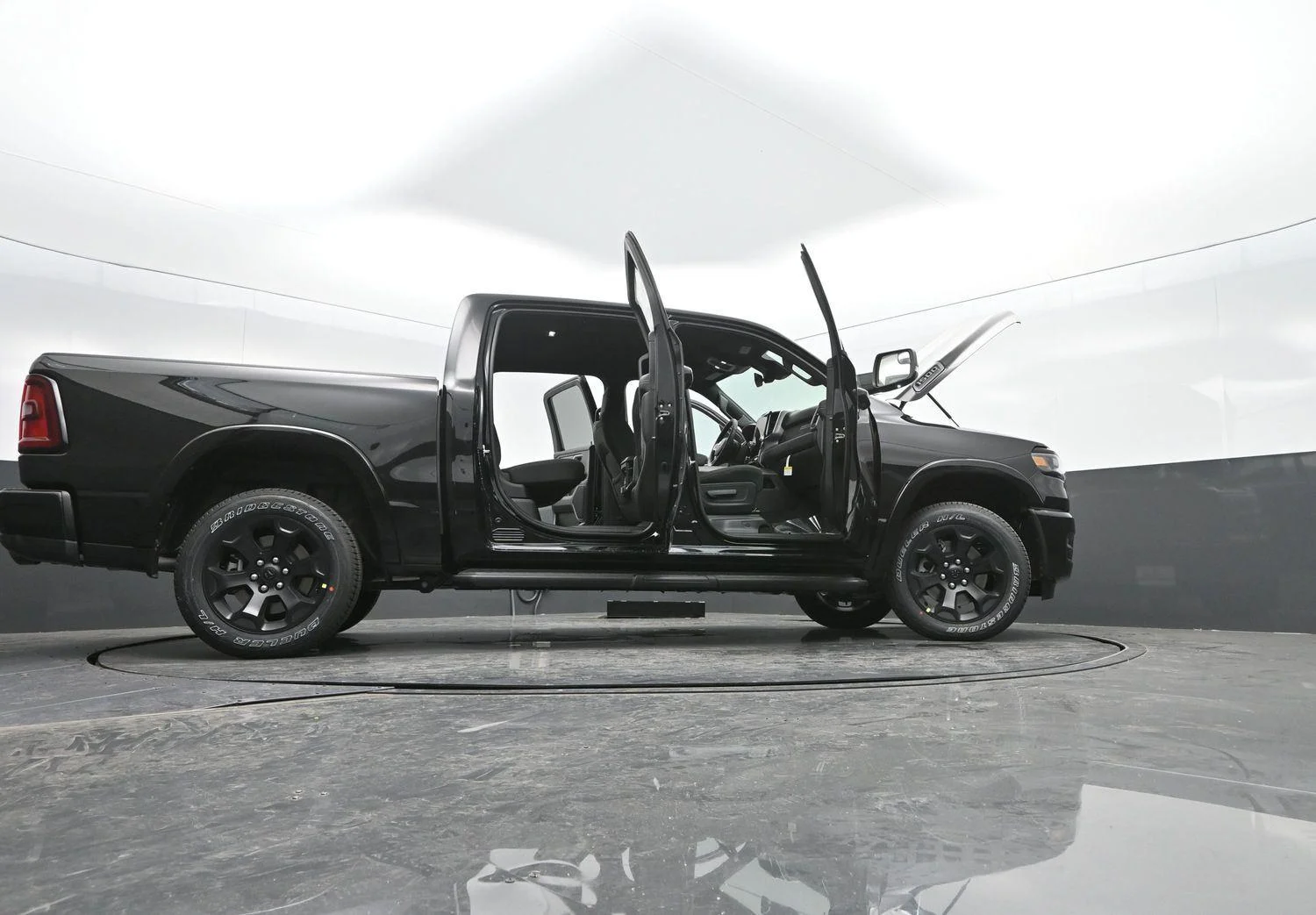 New 2026 Diamond Black Crystal Pearl-Coat Exterior Paint RAM Big Horn image 52