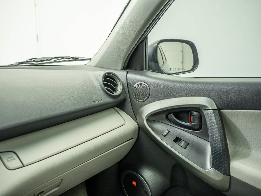 Used 2011 Pacific Blue Metallic Toyota Limited image 37