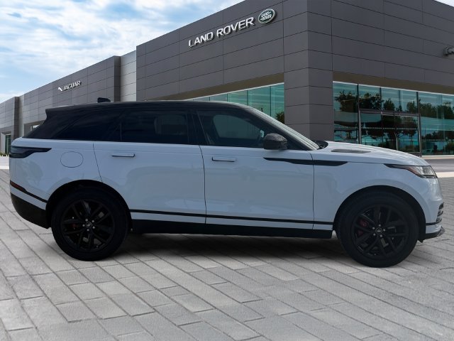 Used 2024  Land Rover Dynamic SE image 6