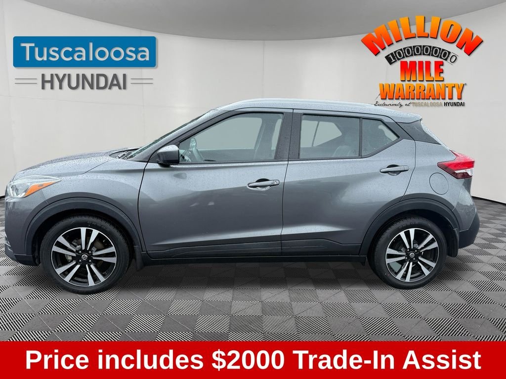 Used 2018 Gray Nissan SV image 4