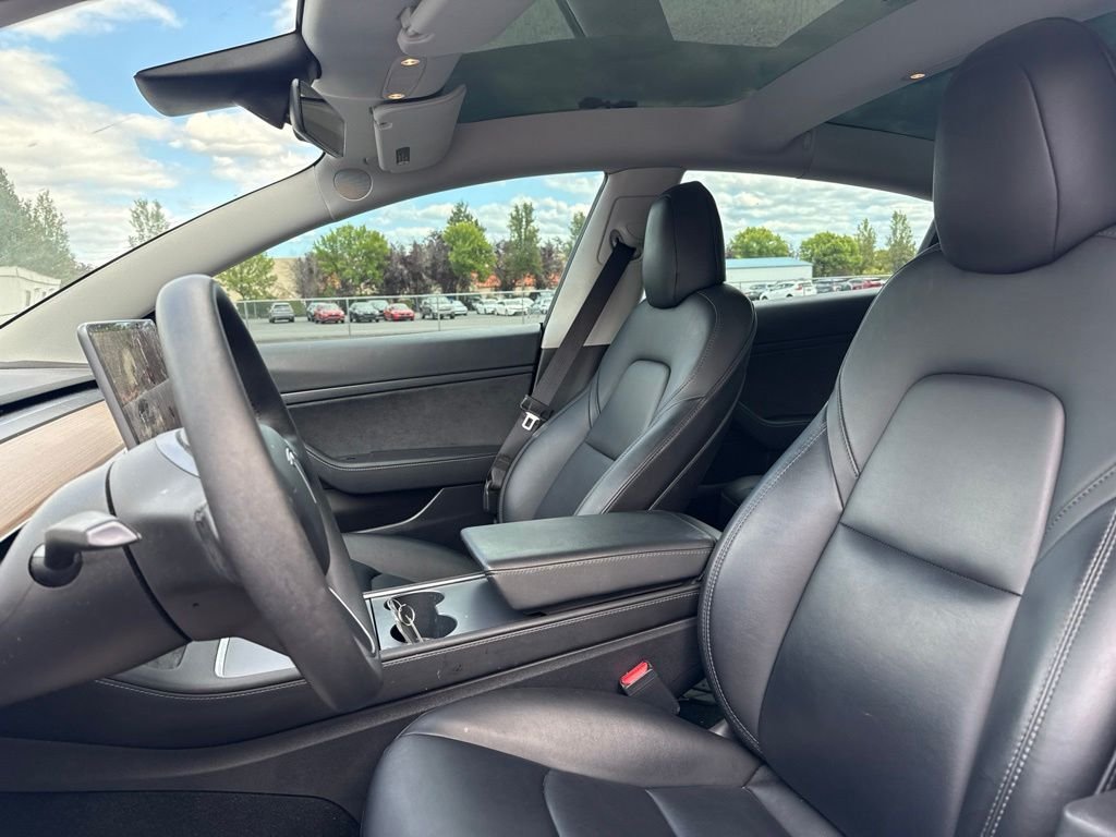 Used 2021 Pearl White Multi-Coat Tesla Standard Range Plus image 9