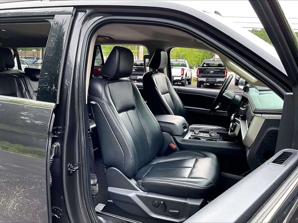 Used 2024 Gray Metallic Ford XLT image 11
