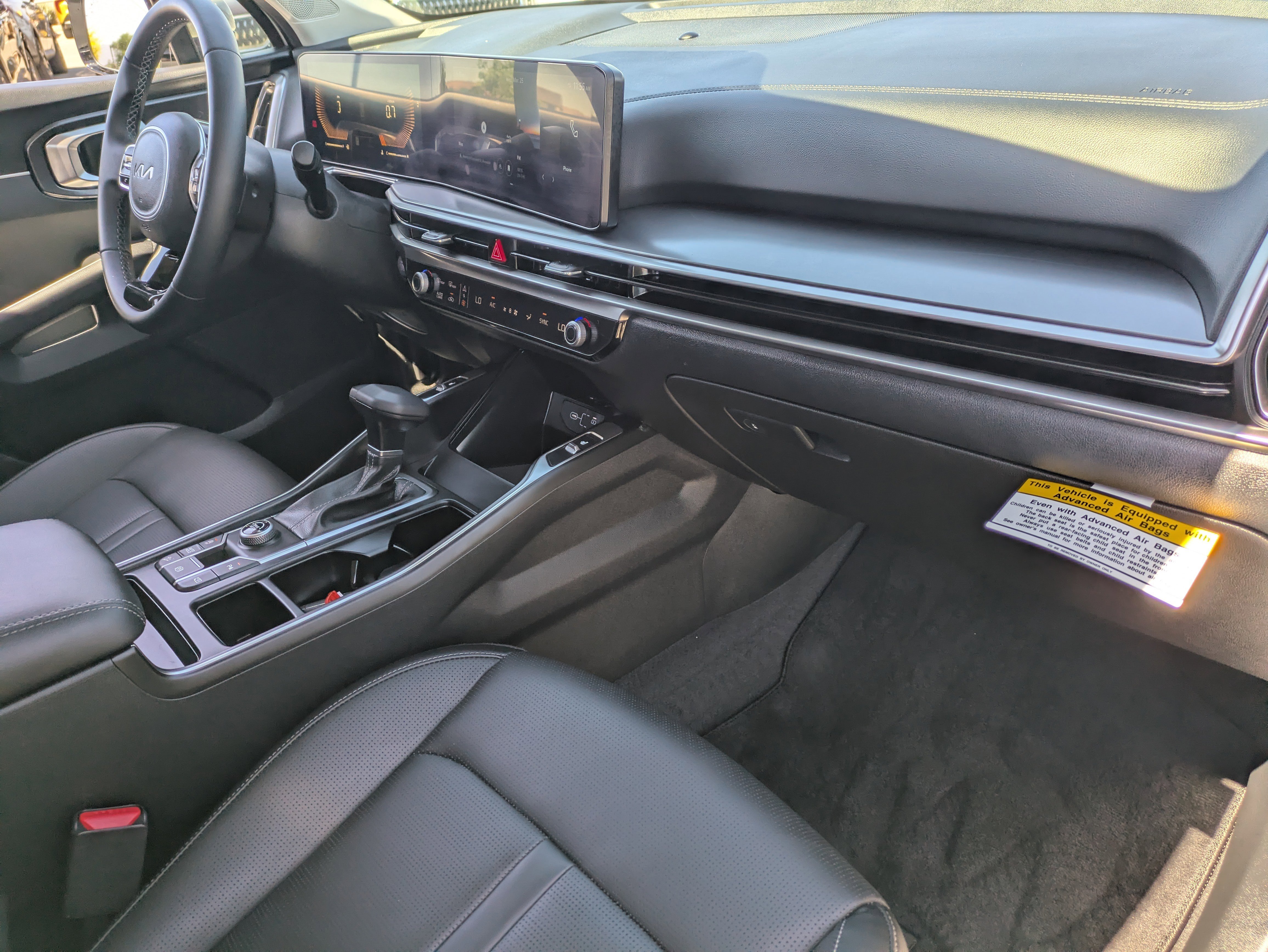 2025 Kia Sorento S - Photo 13