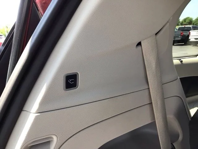 Used 2019 Velvet Red Pearlcoat Chrysler Touring L image 26