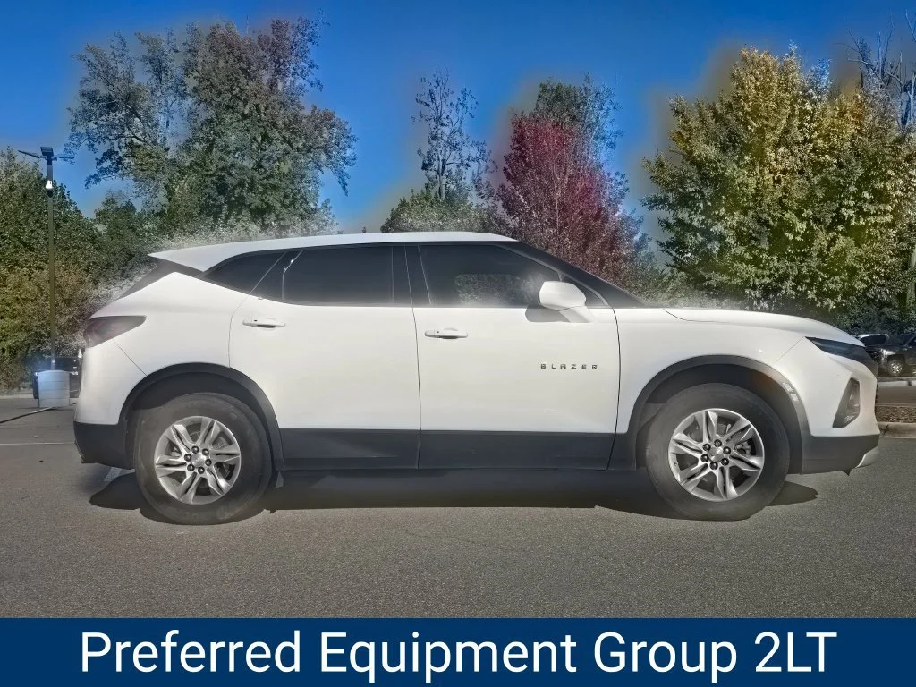 Certified Used 2022 SUMMIT WHITE Chevrolet LT image 2