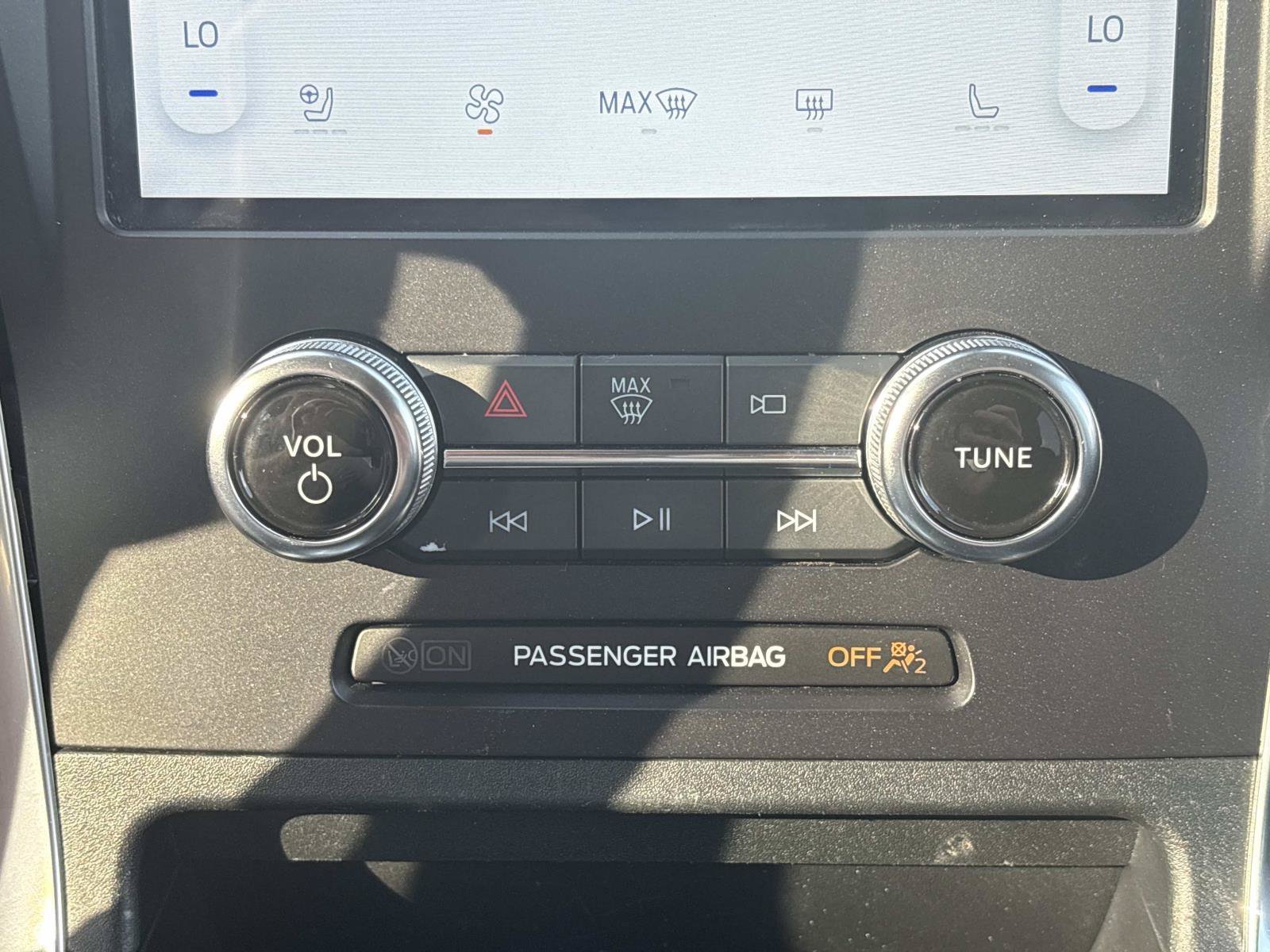 2024 Ford Edge Titanium - Photo 17