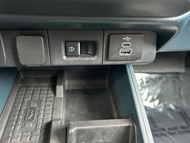 Used 2025 White Ford Lariat image 20