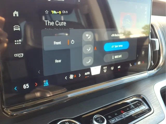 Used 2025  Ford Platinum image 8