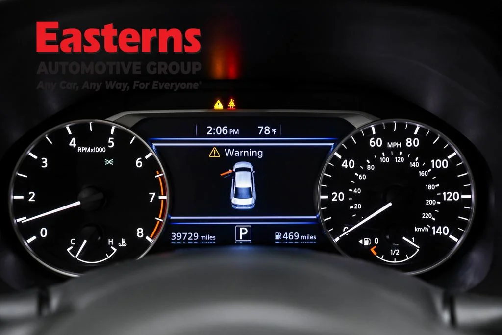 Used 2024 Silver Nissan 2.5 SV image 18