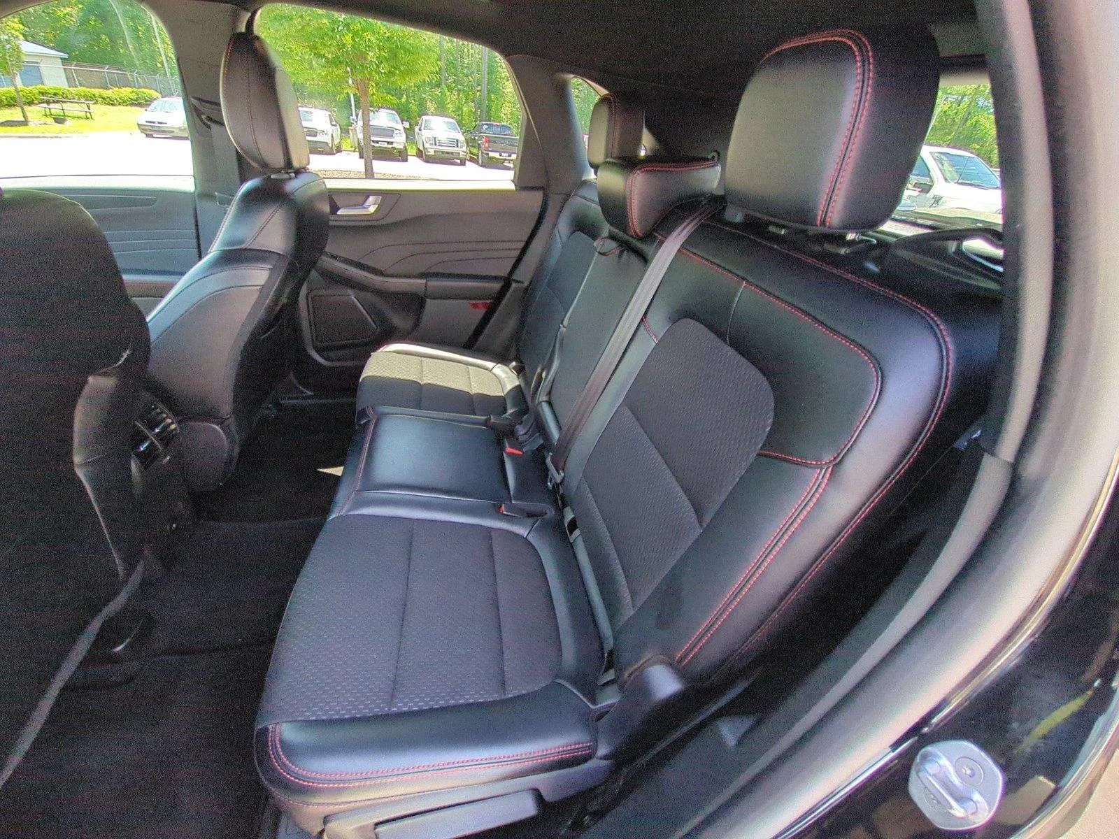 Used 2025 Agate Black Ford ST-Line Select image 31