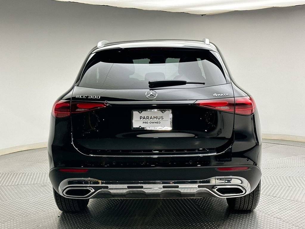 Used 2025 Black Mercedes-Benz GLC 300 image 12