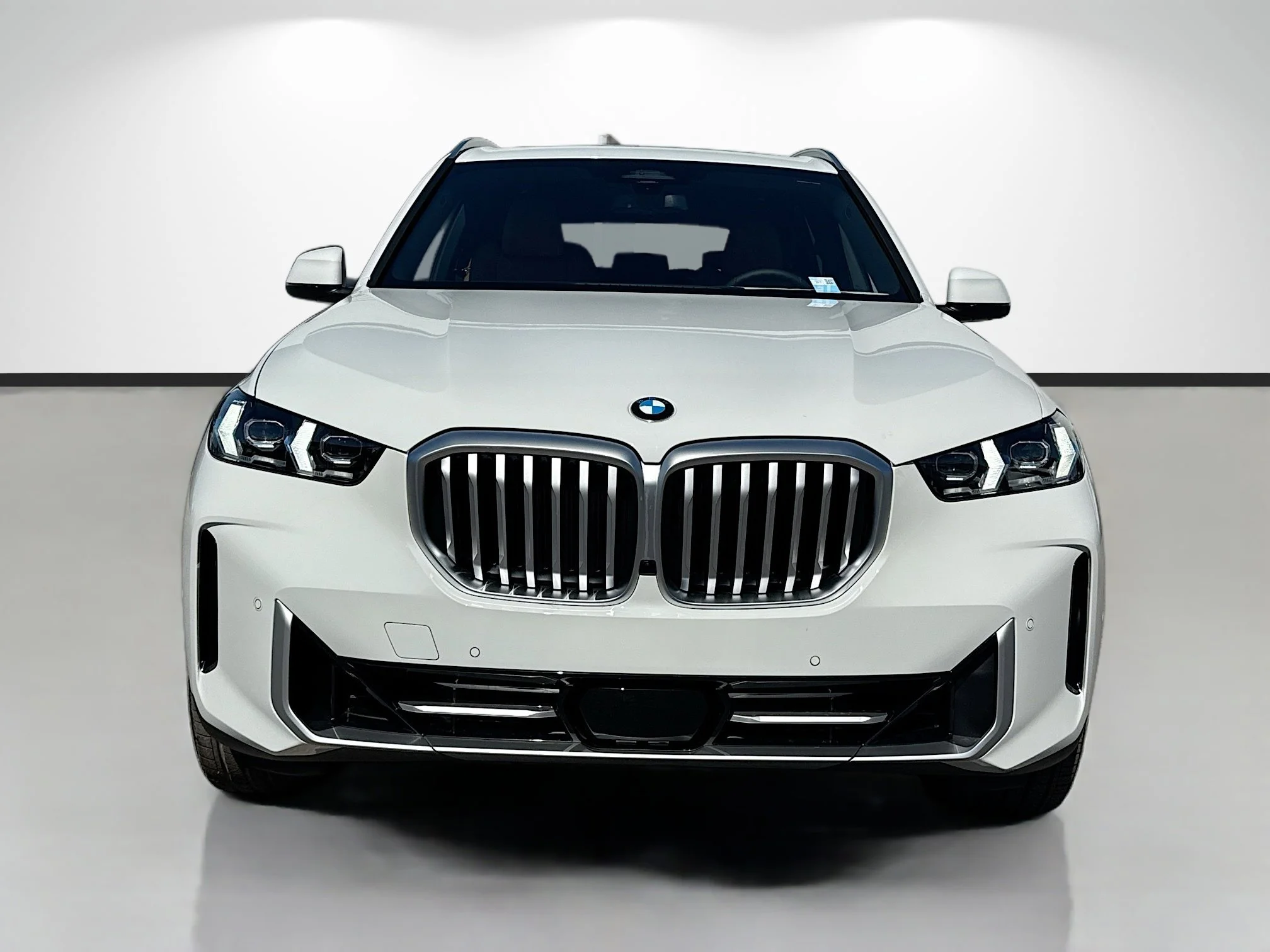 New 2026 Alpine White BMW sDrive40i image 8