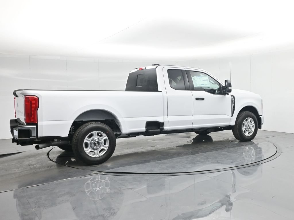 New 2026 Oxford White Ford XLT image 26