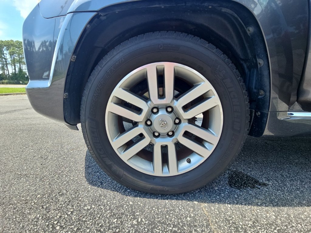 Used 2011 Gray Toyota Limited image 33