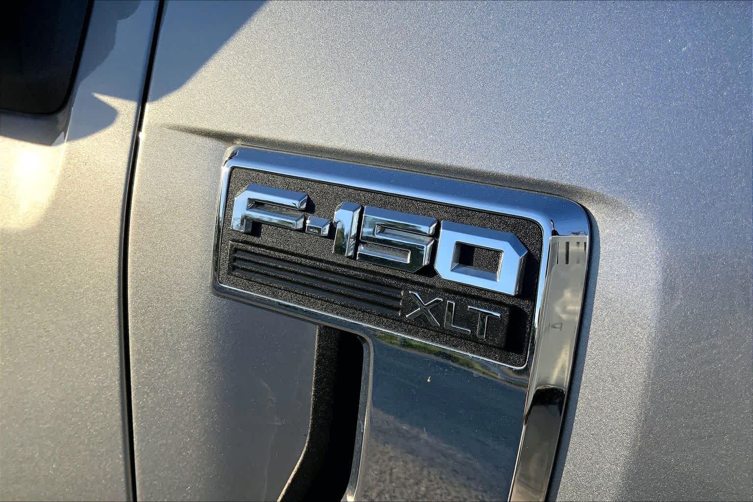 Used 2025 Iconic Silver Ford XLT image 31