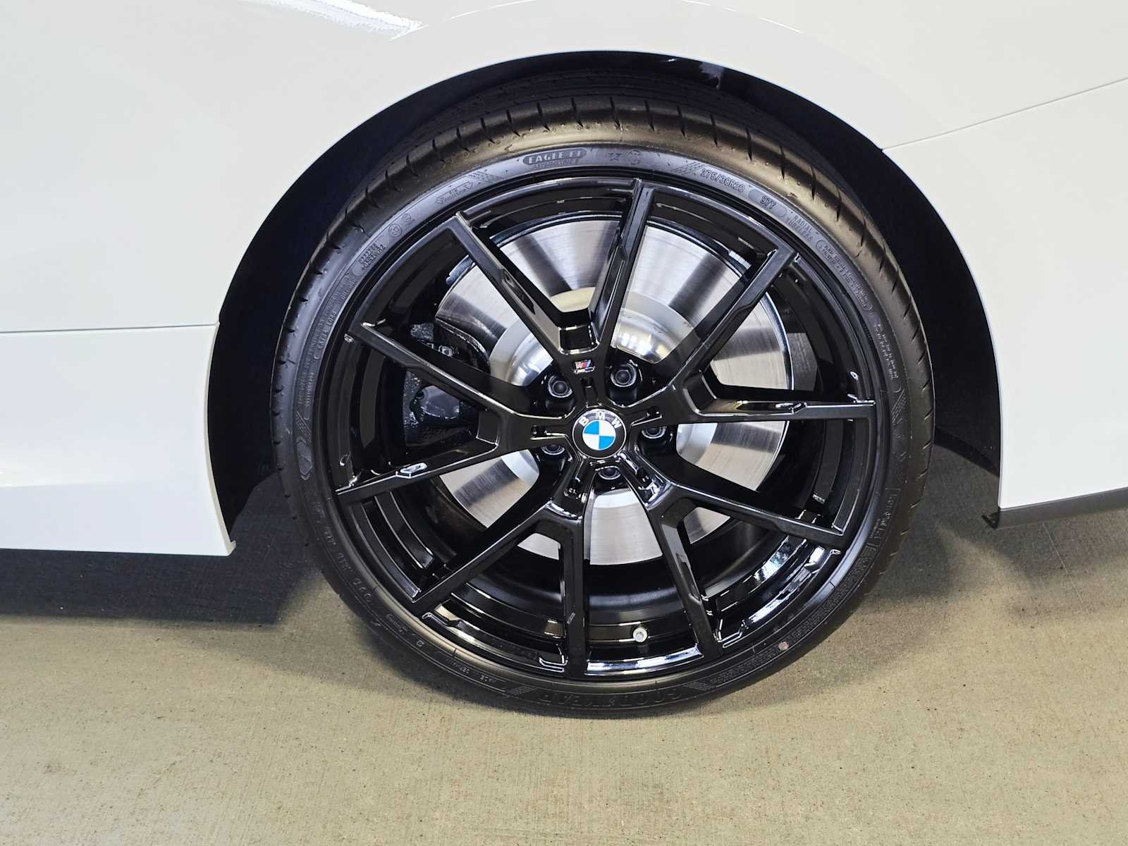 2026 BMW 8 Series M850i - Photo 9