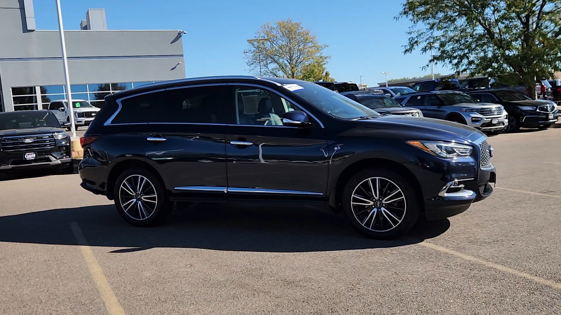 Used 2020 Hermosa Blue INFINITI LUXE image 8