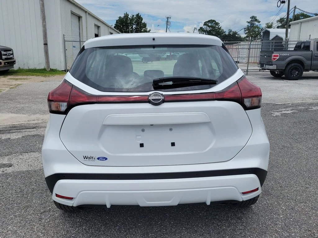 Used 2024 White Nissan S image 9